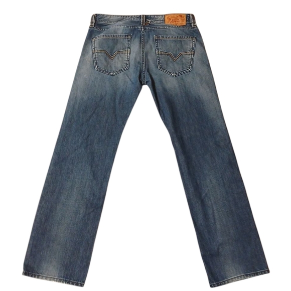 Diesel Larkee Men's Buttonfly Relaxed Fit Jeans Med Wash Mid Rise Size 31 - Picture 5 of 10